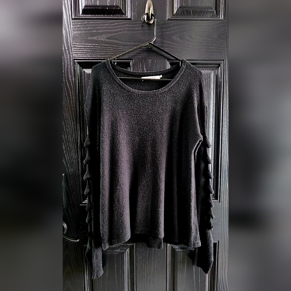 Stitches and Stripes cut-out longsleeve sweater, black, medium